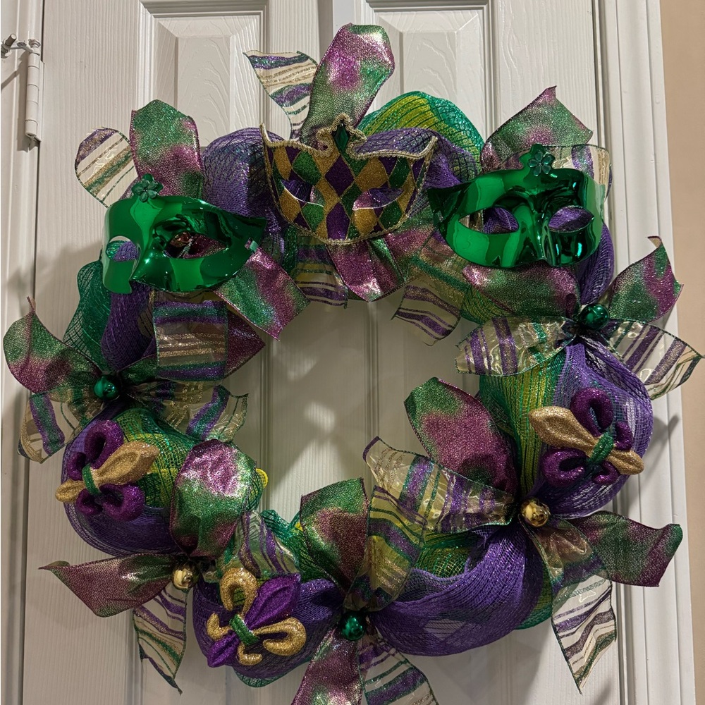 Festive Mardi Gras Wreath with Masks